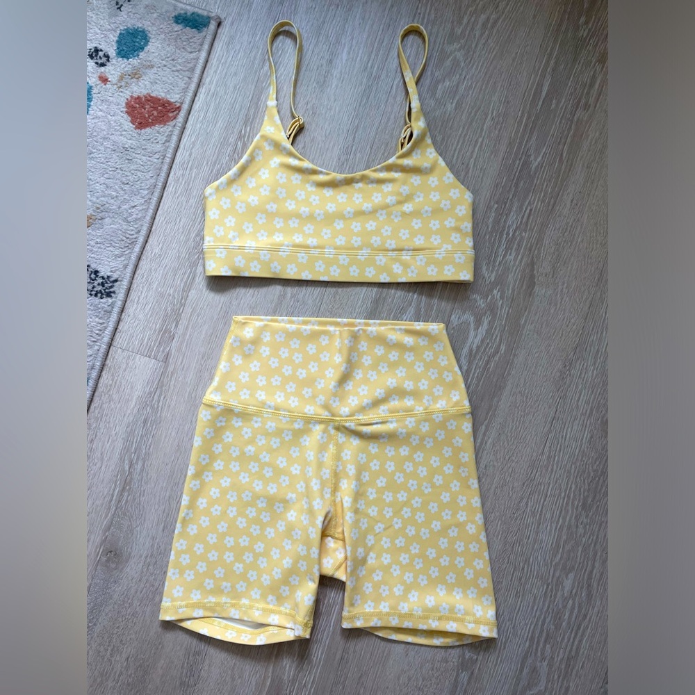 *Perfect Condition!* WILO The Label - Workout Set (Yellow Floral)